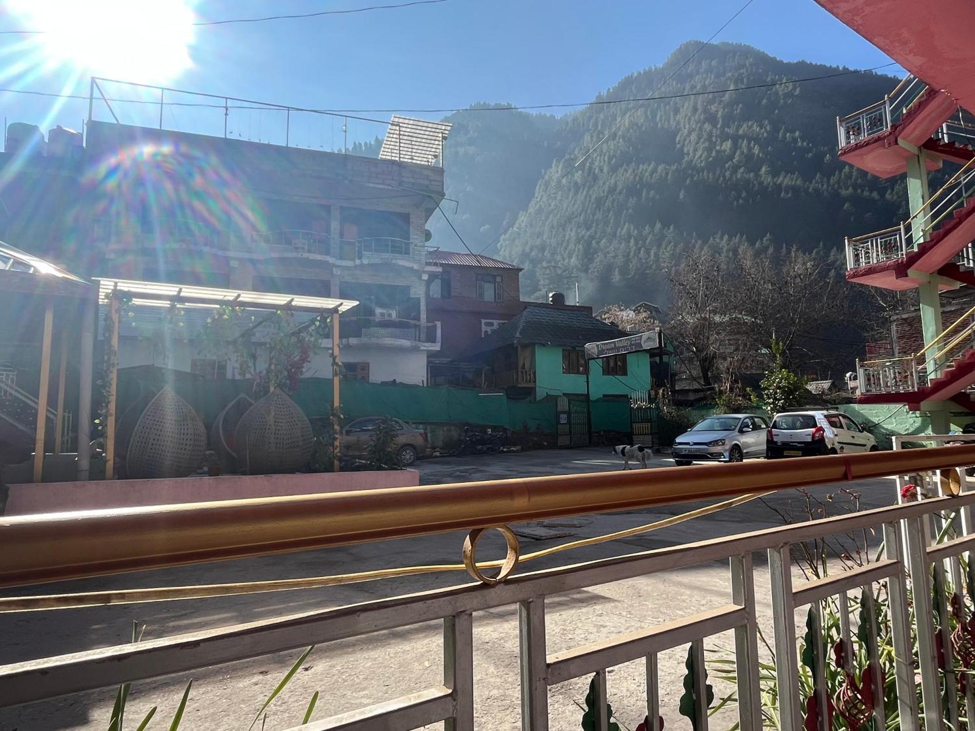 Hotel Dream Valley Kasol #Near Mall Road #River View #Parking #Gaming Zone #Open Terrace #Restaurant Екстер'єр фото