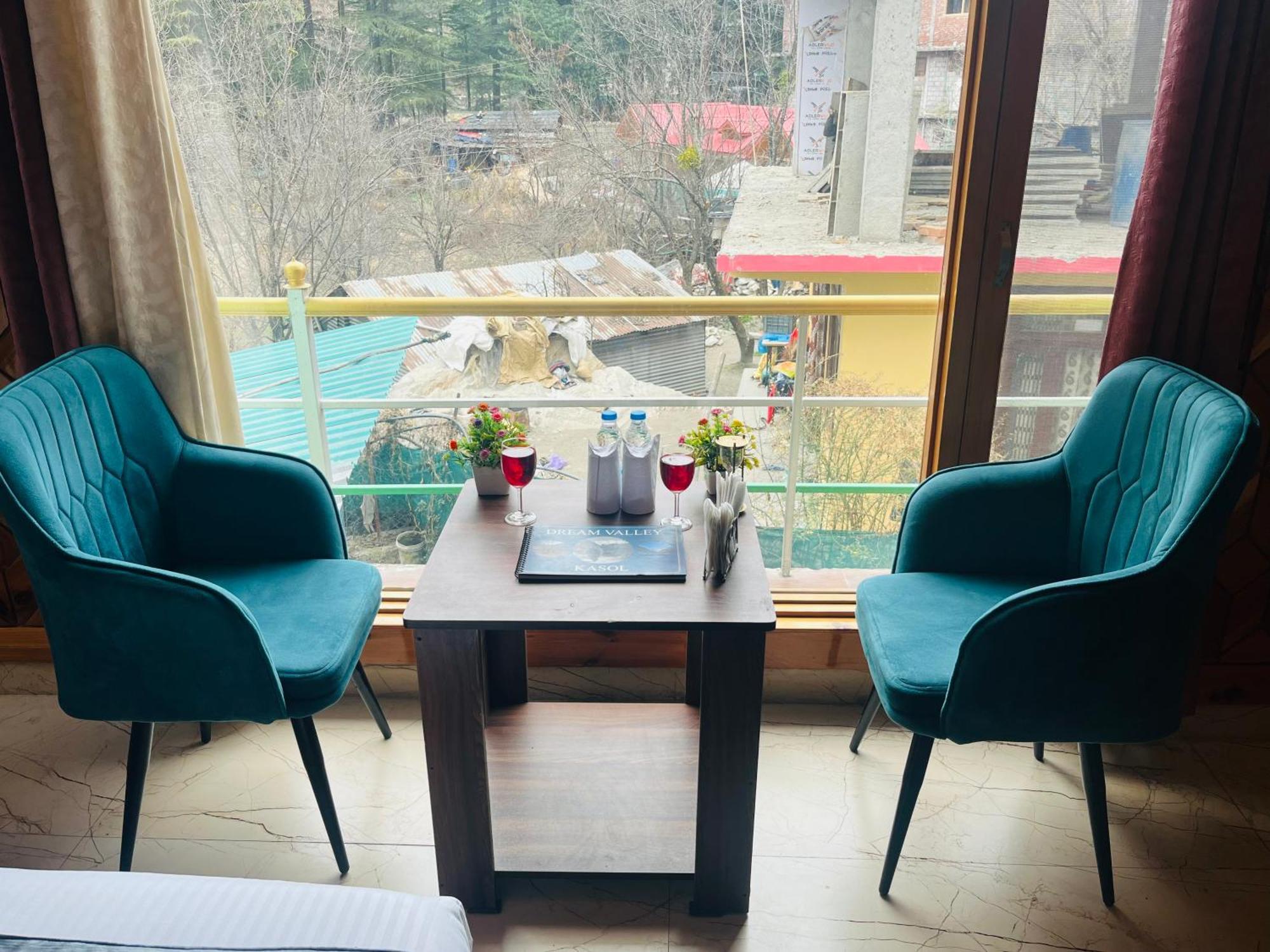 Hotel Dream Valley Kasol #Near Mall Road #River View #Parking #Gaming Zone #Open Terrace #Restaurant Екстер'єр фото