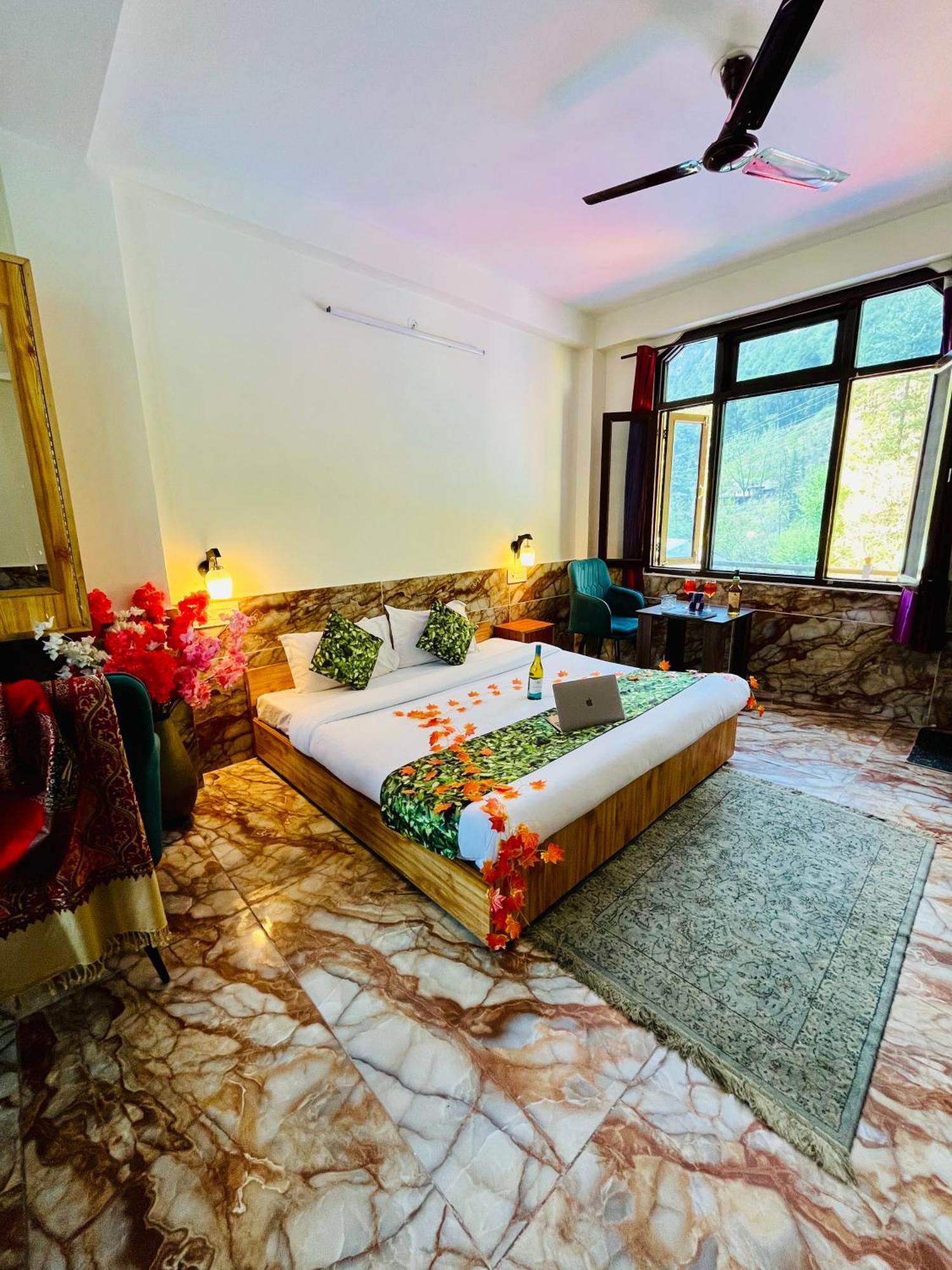 Hotel Dream Valley Kasol #Near Mall Road #River View #Parking #Gaming Zone #Open Terrace #Restaurant Екстер'єр фото
