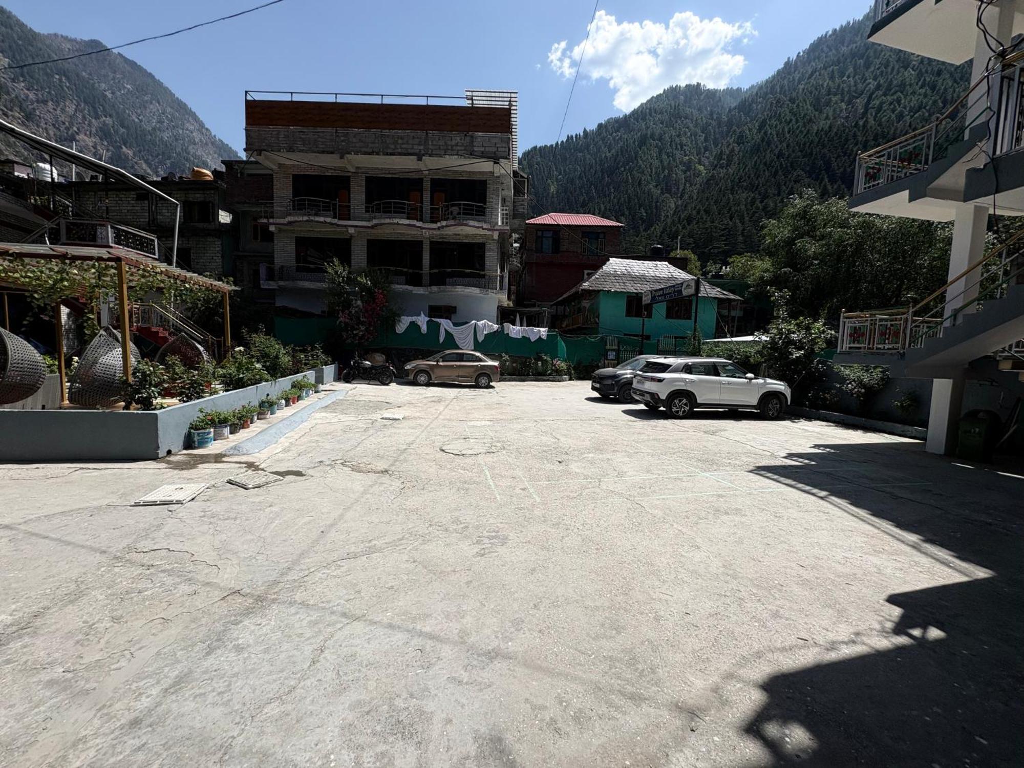 Hotel Dream Valley Kasol #Near Mall Road #River View #Parking #Gaming Zone #Open Terrace #Restaurant Екстер'єр фото